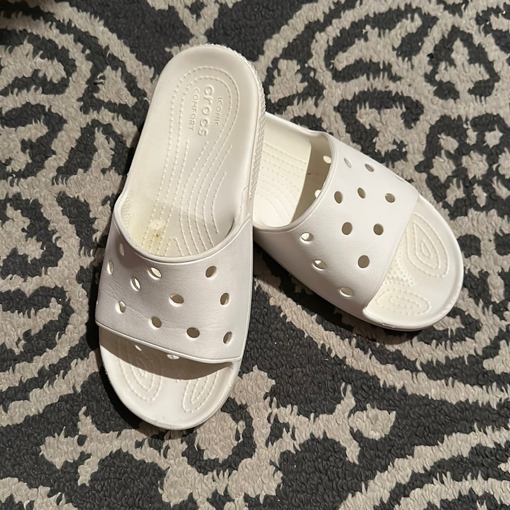 CLASSIC CROCS SLIDE White size 7